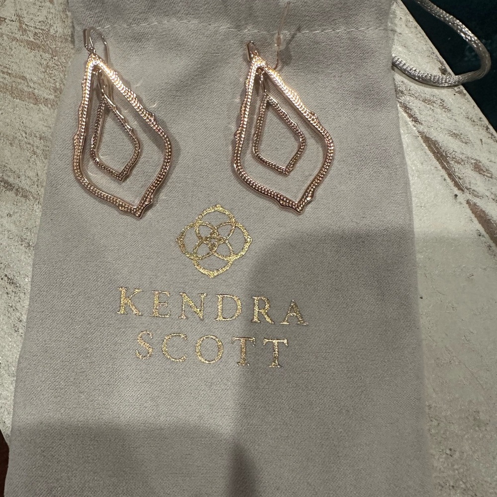 Kendra Scott Gold Geometric Earrings